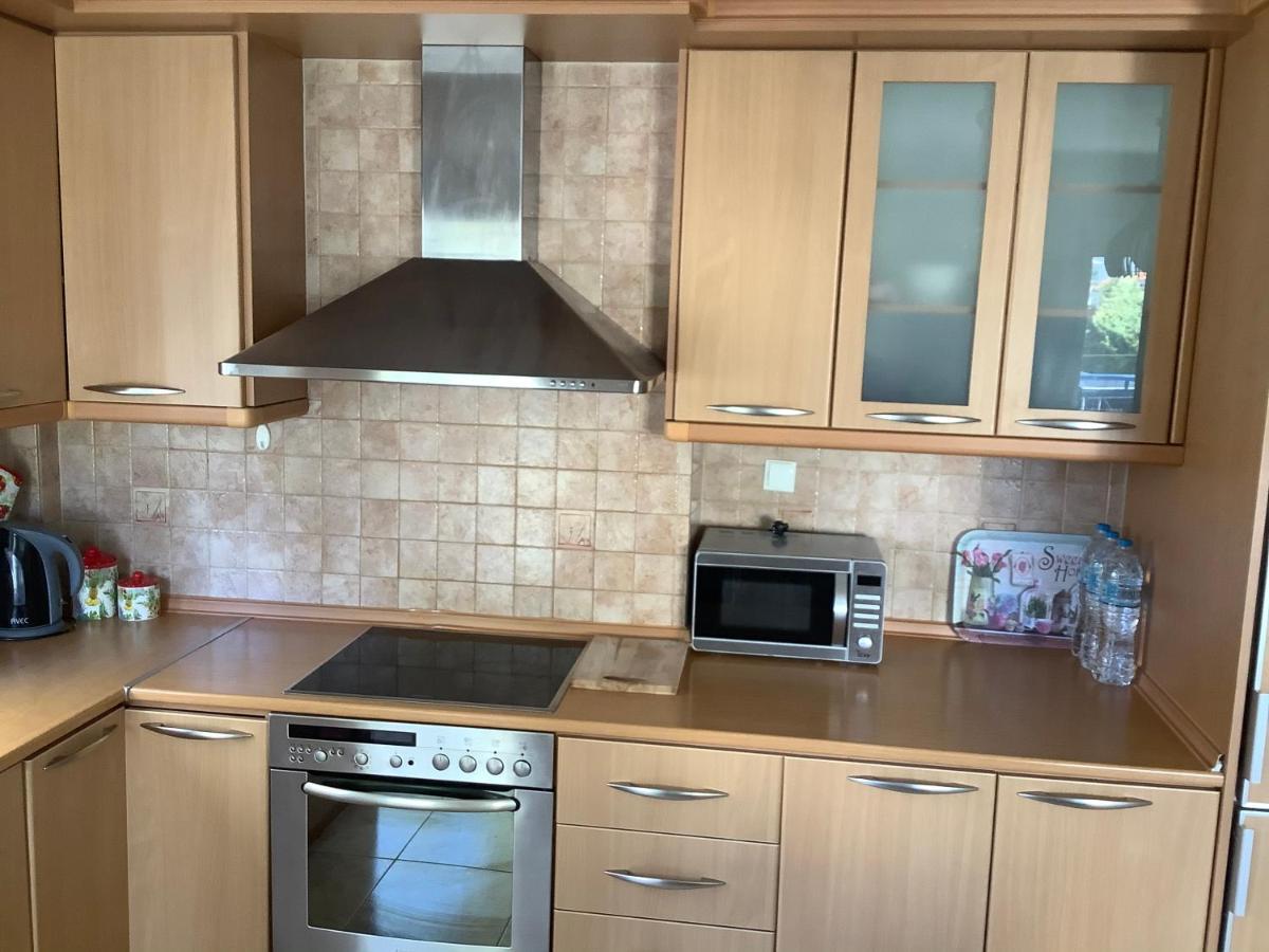 Lovely And Sunny Apartament 300M From Beach!! Peraía Екстериор снимка