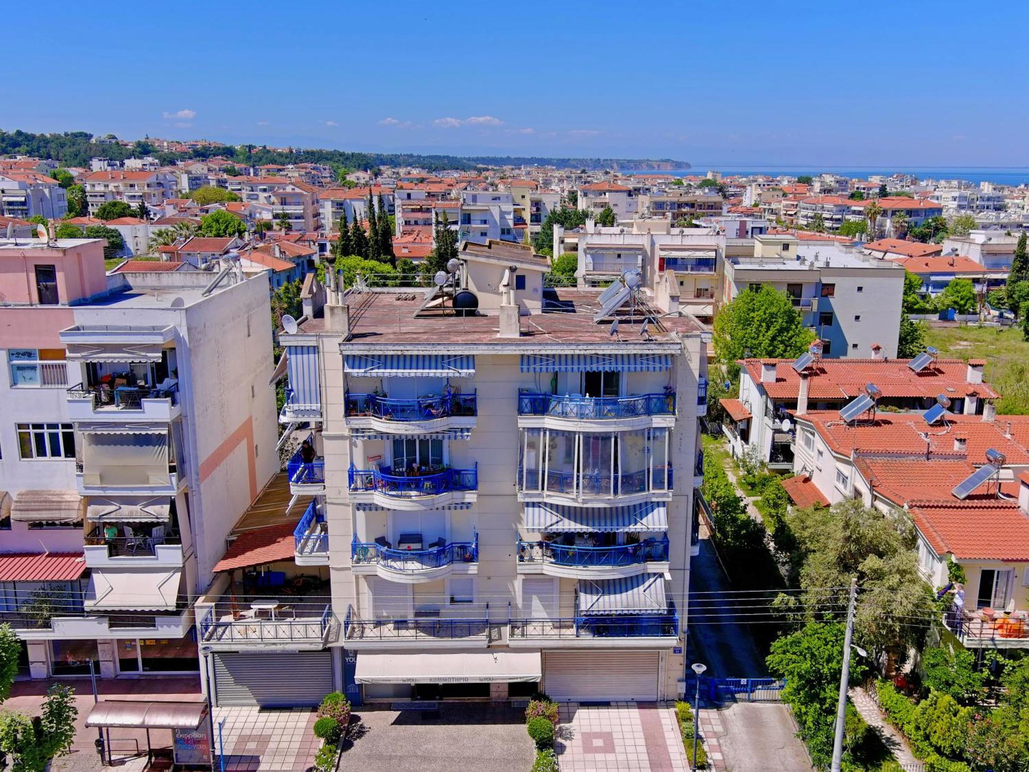 Lovely And Sunny Apartament 300M From Beach!! Peraía Екстериор снимка