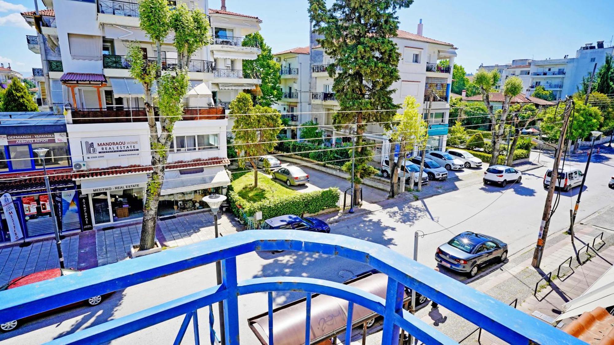 Lovely And Sunny Apartament 300M From Beach!! Peraía Екстериор снимка