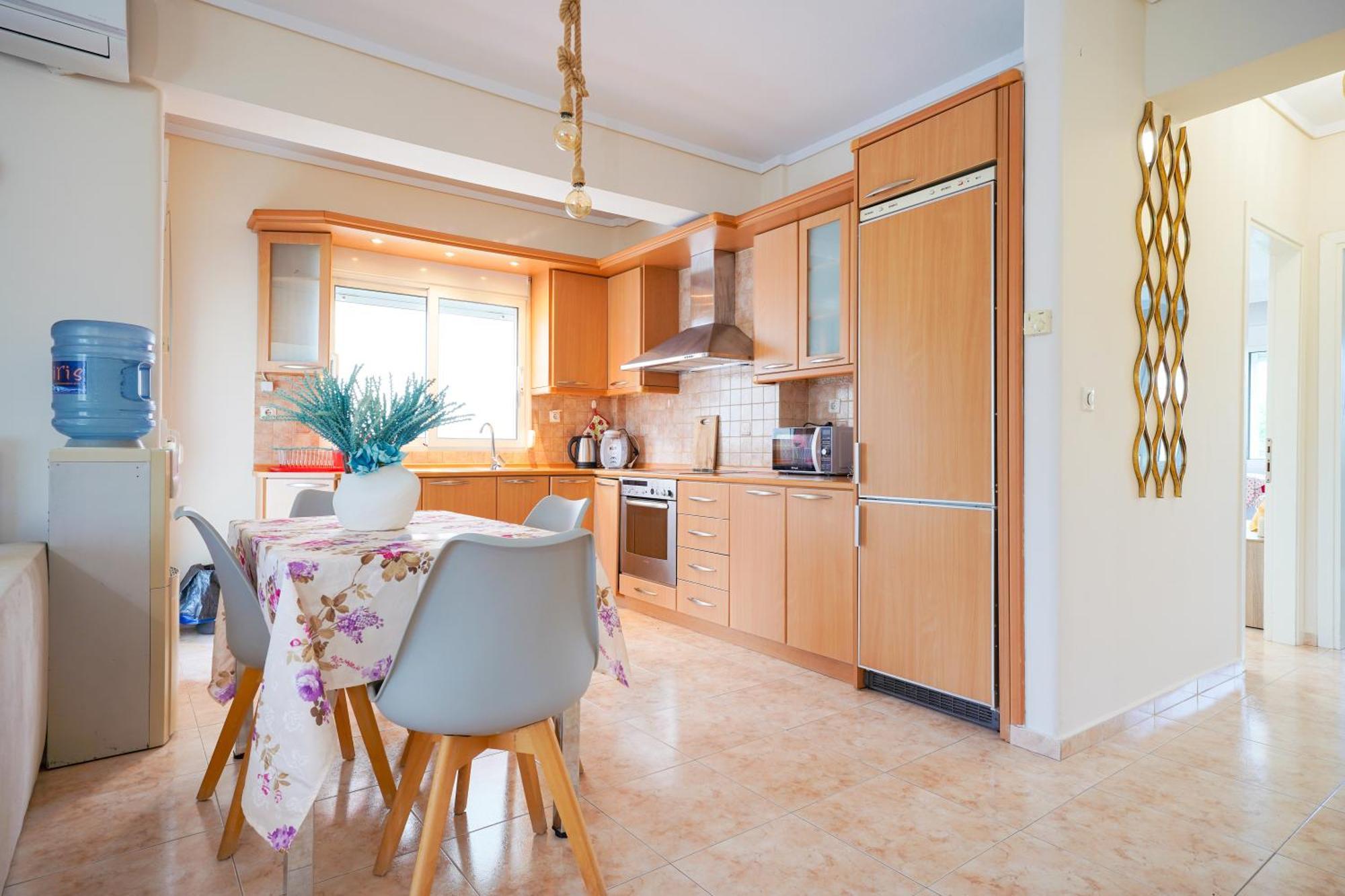 Lovely And Sunny Apartament 300M From Beach!! Peraía Екстериор снимка