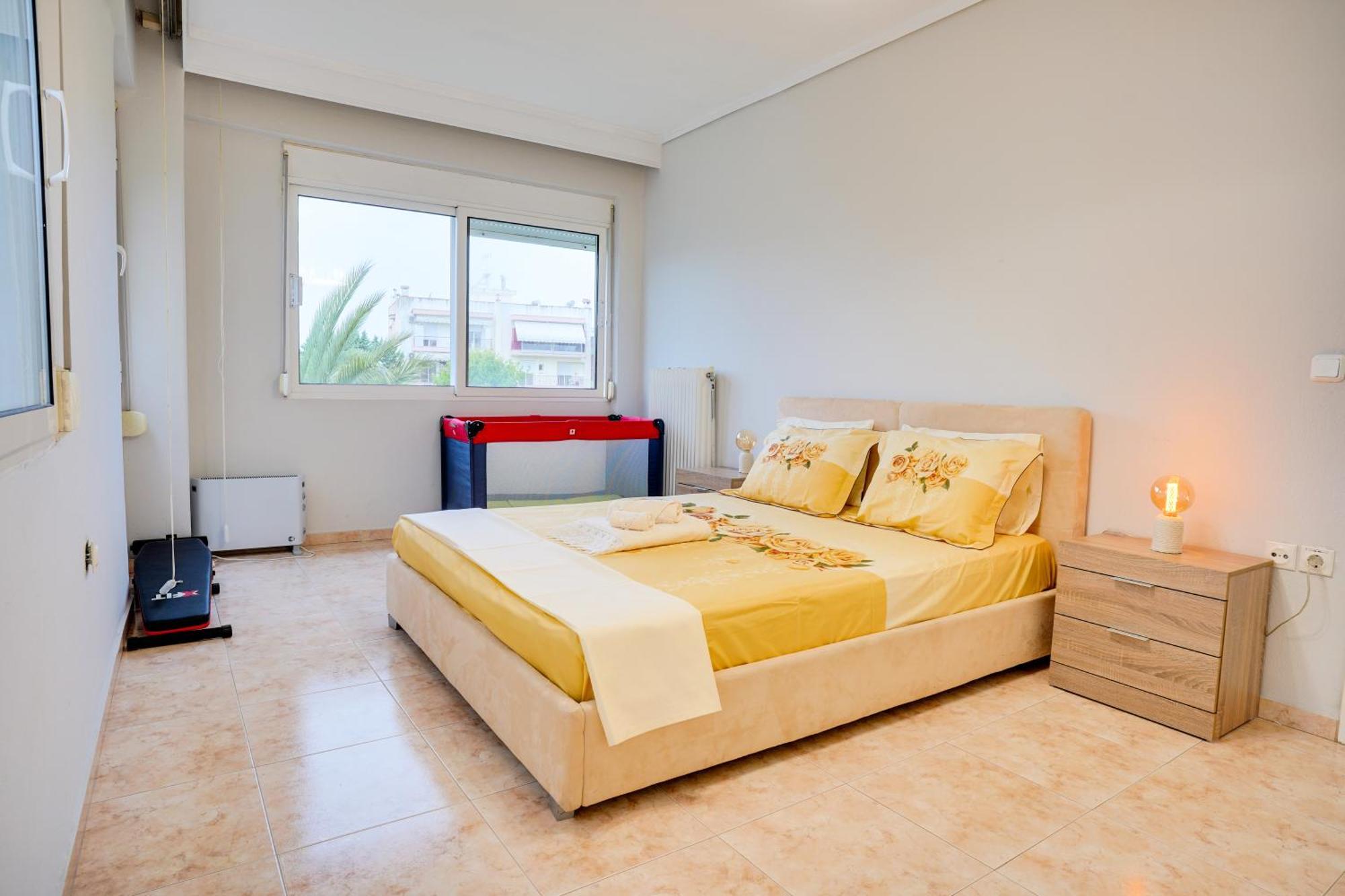 Lovely And Sunny Apartament 300M From Beach!! Peraía Екстериор снимка
