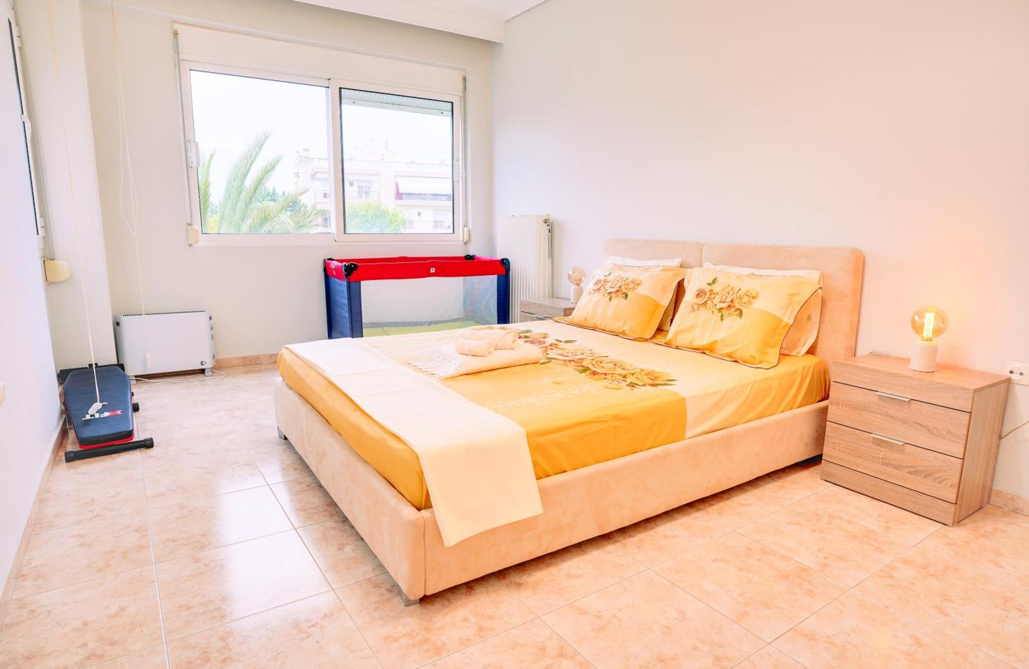 Lovely And Sunny Apartament 300M From Beach!! Peraía Екстериор снимка