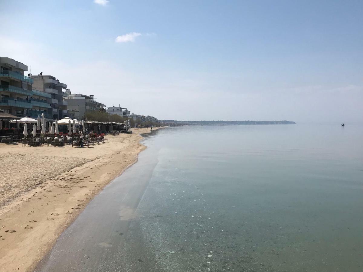 Lovely And Sunny Apartament 300M From Beach!! Peraía Екстериор снимка